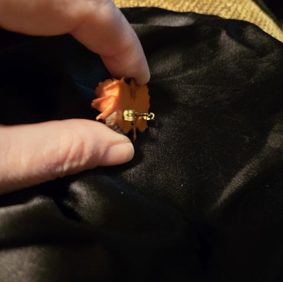 Vintage Art Deco Carved Bakelite Double Rose Brooch-Deep Amber Orange - Picture 7 of 9